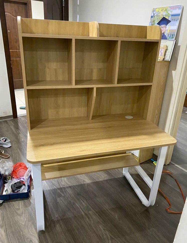 Bàn Học Sinh Liền Giá Sách Chân Sắt BHS18