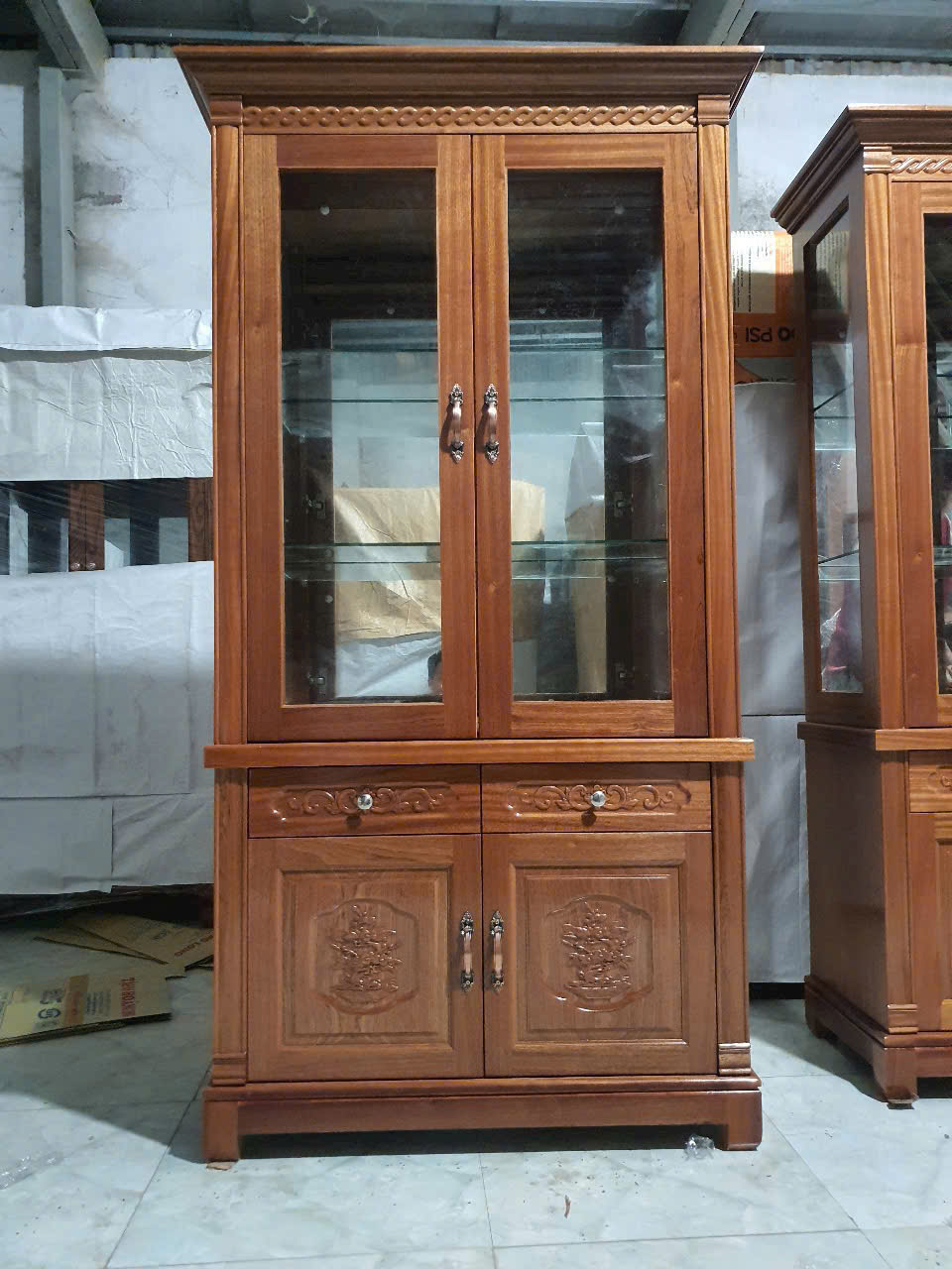 Tủ Rượu - Tủ Ly Phòng Khách Gỗ Xoan Đào TR36