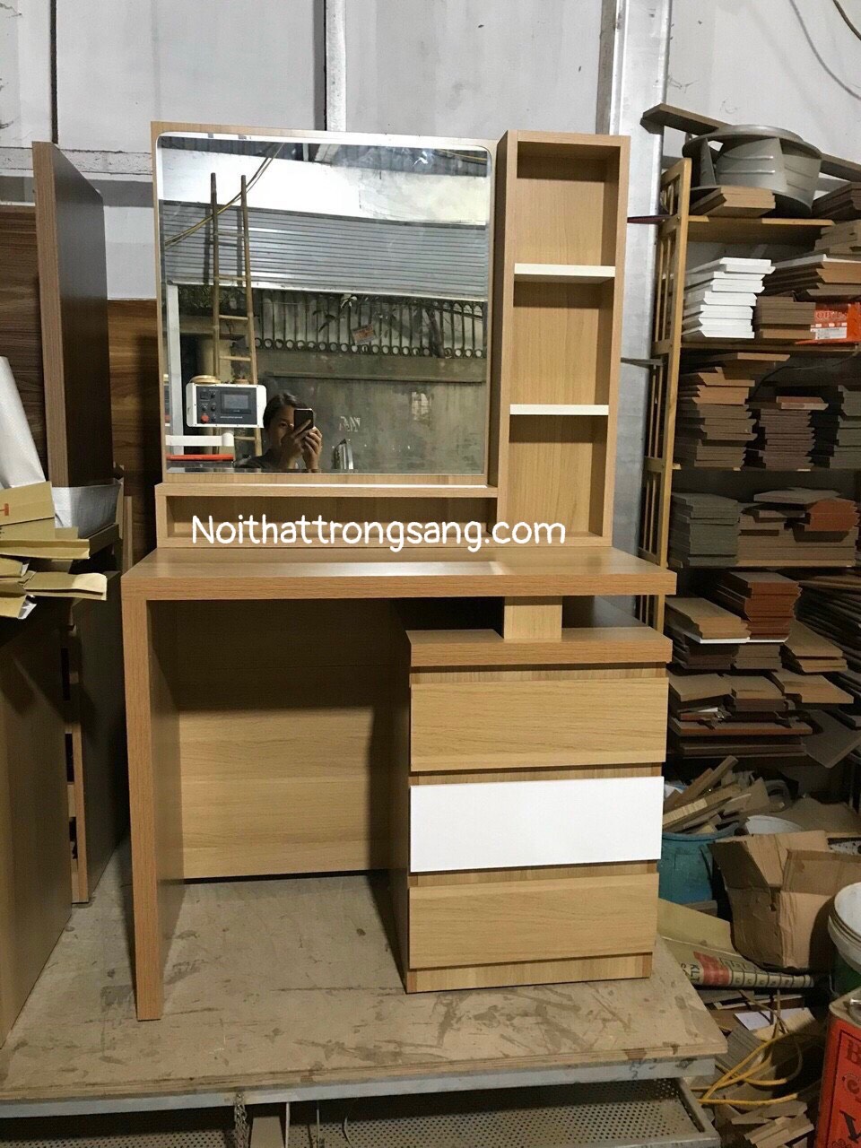 Bàn Trang Điểm Kiểu Hiện Đại  Gỗ MDF  BTD08 