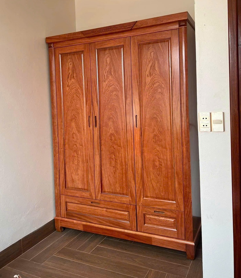 Tủ Áo 3 Cánh 2 Buồng Gỗ Hương TA86